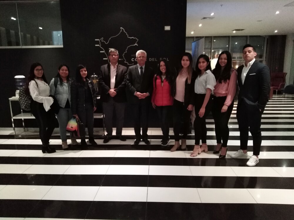 Alumnos de la carrera de Administración de Negocios Hoteleros y Turísticos realizan visita a reconocido hotel