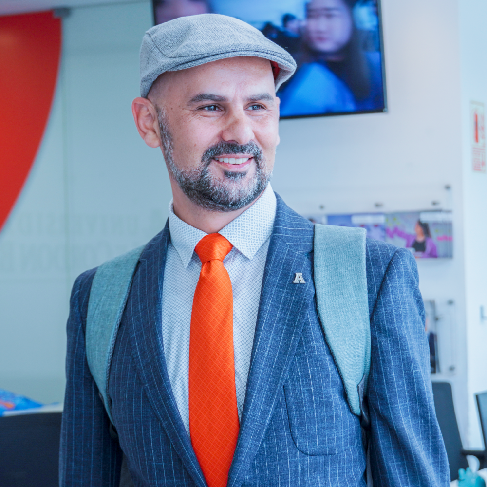 La ULCB recibió la visita del Mtro. Humberto Díaz de la Universidad de Anáhuac Puebla (México)